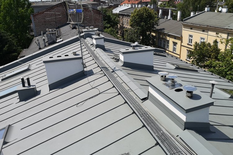Wykonanie pokrycia na dachu kamienicy Kraków