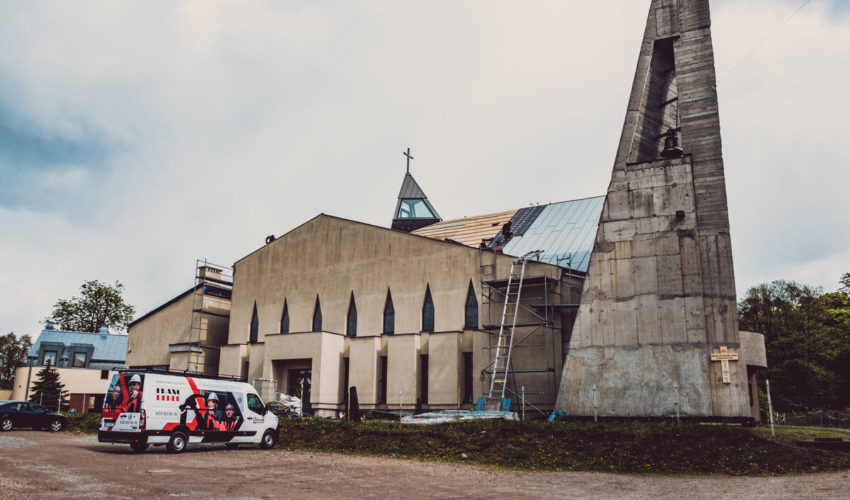 Pokrycie dachowe na kościele w Krakowie