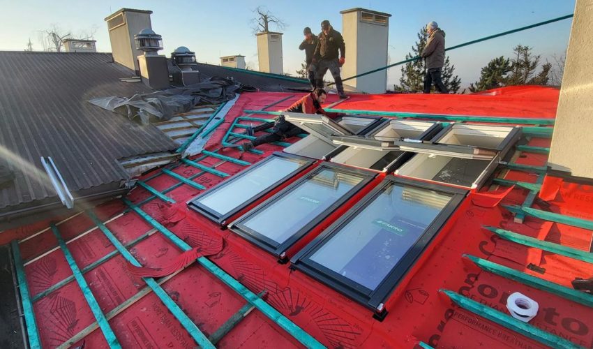 Montaż 6 okien dachowych na dachu restauracji